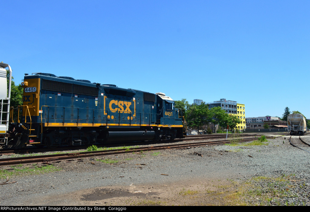 CSX 4451  3/4 Shot